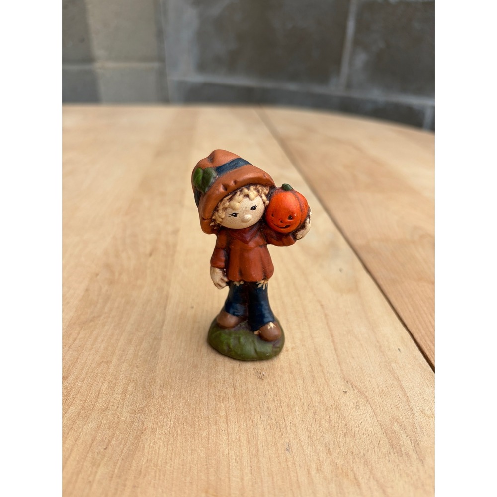Cute 3 Inch Pilgrim Boy Holding Pumpkin Figurine Thanksgiving Autumn Fall Decor